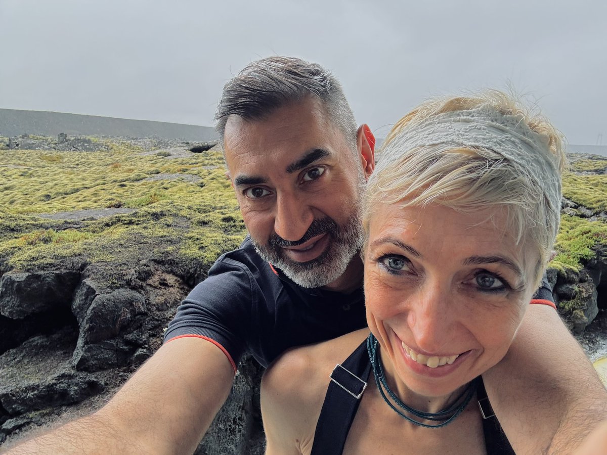 ImranRasul3's tweet image. 20 years ago today we did this! How would I describe this time with Oriana? Like walking through a rainbow and finding the pot of gold. Celebrating in one of our favorite places on Earth, a land of fire and ice.🚀