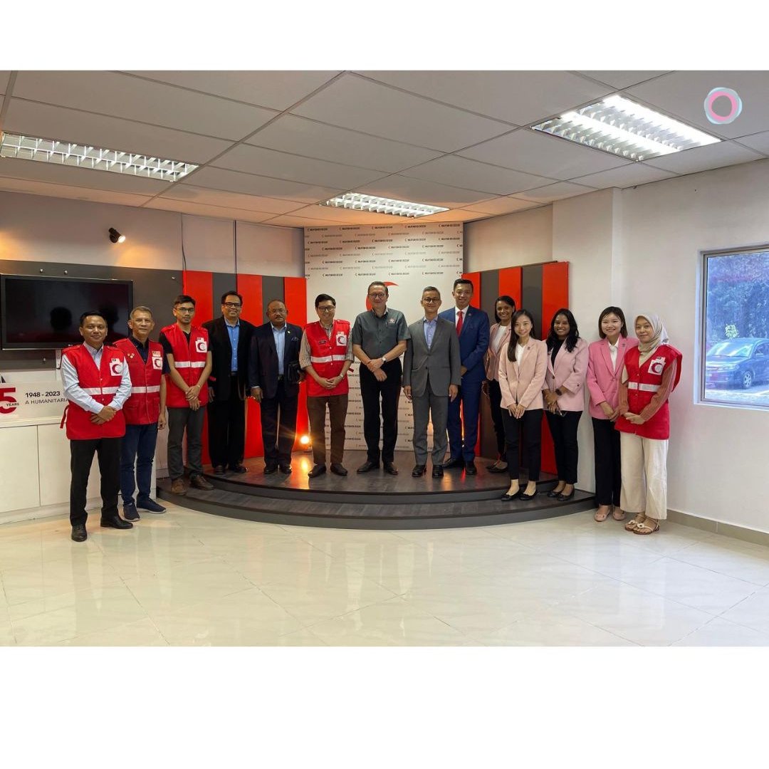 🤝 Honoured to meet the Malaysian Red Crescent Society to explore joint efforts in breast cancer awareness &amp; early detection.

Grateful to collaborate with Sec. Gen. Mr. Danial Iskandar Abdul Rahman, Duopharma &amp; PERKESO.
#iBreastExam #EarlyDetection #UELS