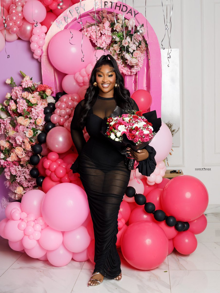 _nimsbaby's tweet image. Late but I was the birthday girl🥰 #july3rd #birthdaygirl