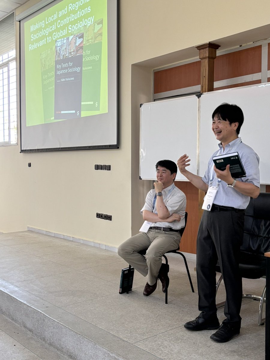 ProfJoyZhang's tweet image. As series editor, I’m thrilled that the first ISA session on the SSIS books went so well! We explored how Key Texts for Japanese Sociology contributes to rethinking global sociology.
#isaforum25 @SAGEPublishers