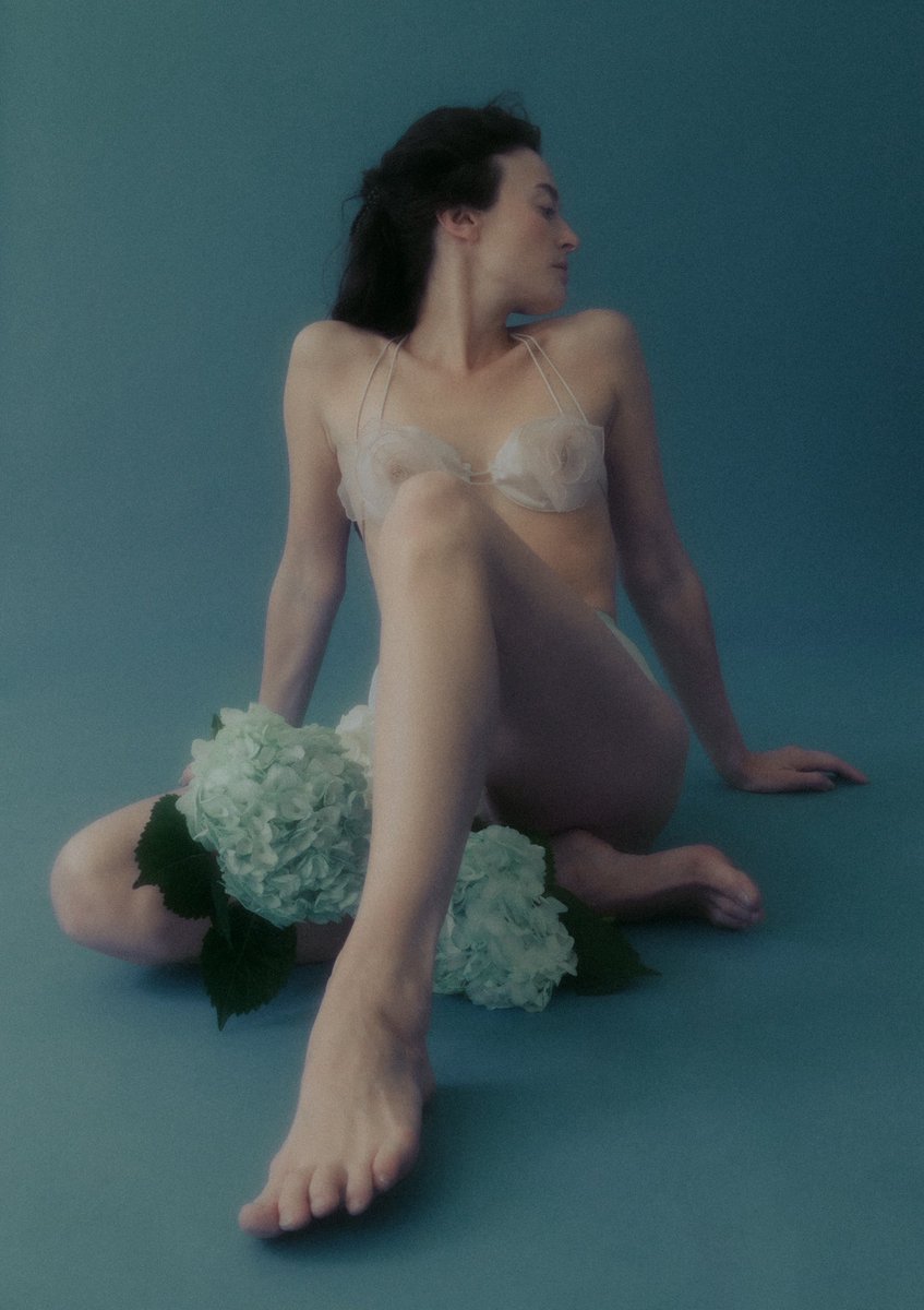 Morning 🫶🏻

Line • 1/1 
Eden Garden • 1/1 

Link below