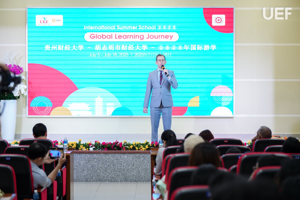 AlexParini's tweet image. Life has come full circle—from being an international student in #China to now welcoming Chinese students on their own study abroad path. I was glad to deliver remarks to students from GUFE as they begin summer studies, explore #Vietnam, and connect across cultures at @daihocUEF.