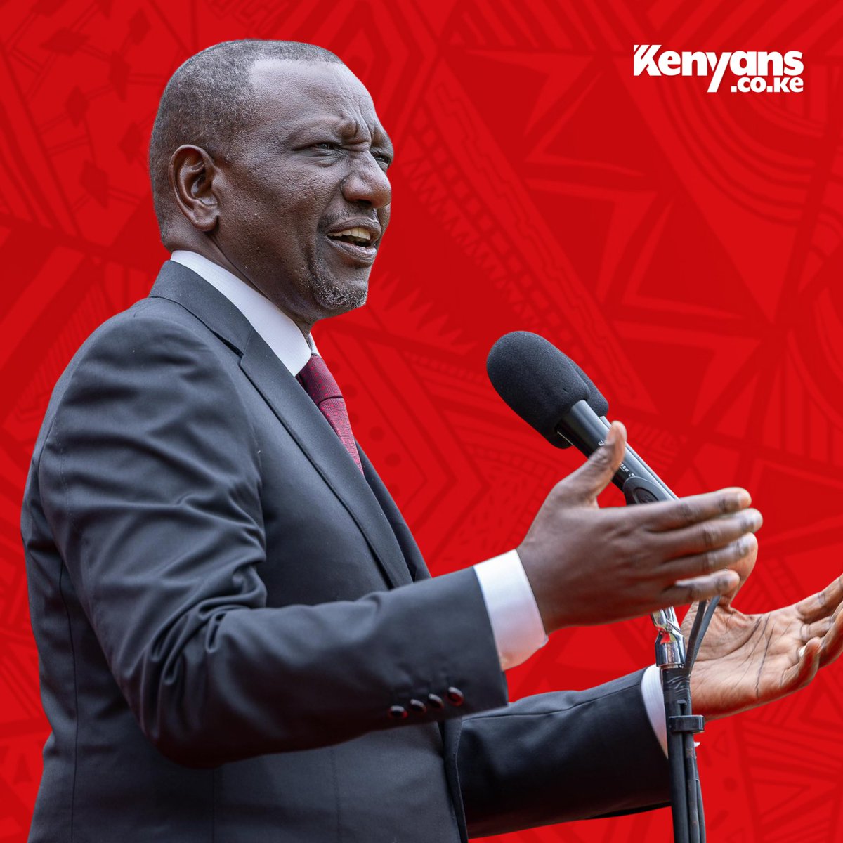 Using an emoji only, what would you tell President Ruto if you met him today?

Click the link below to react 
whatsapp.com/channel/0029Va…