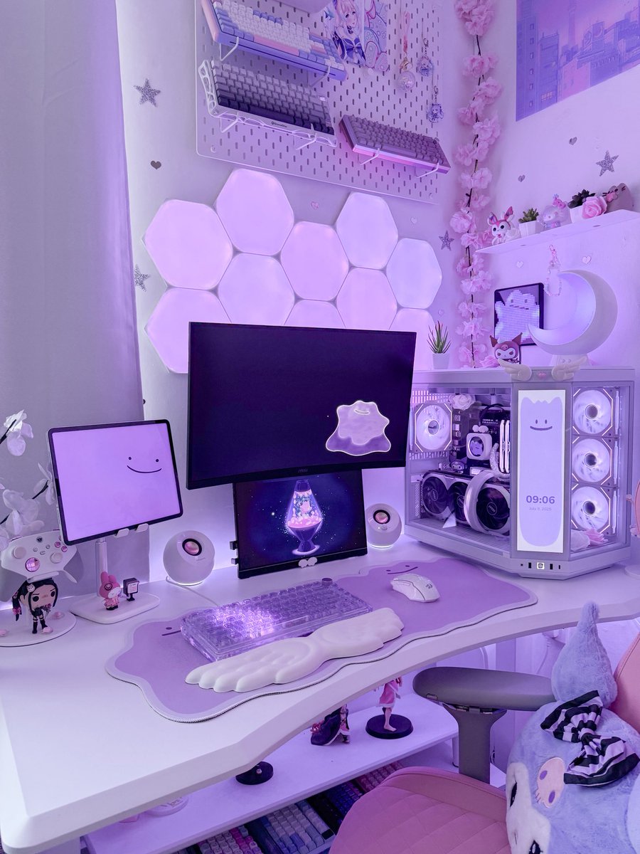 MochiFlurry's tweet image. Ditto setup anyone? No? Here’s one anyway 💜 #Pokémon #pokemon #ditto #desksetup