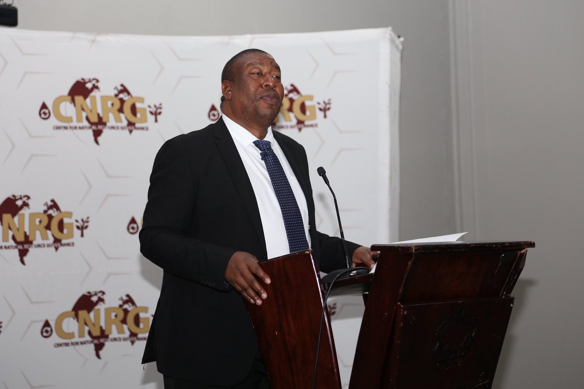 CNRG Zim (@cnrg_zim) on Twitter photo 🚨 Spotlight on Resource Justice! 📰
Our Executive Director <a href="/FMaguwu/">Farai Maguwu</a> is quoted in this powerful feature article exposing the underbelly of Zimbabwe’s extractive industry. From environmental degradation to displaced communities, the piece calls for accountability and justice in 🚨 Spotlight on Resource Justice! 📰
Our Executive Director <a href="/FMaguwu/">Farai Maguwu</a> is quoted in this powerful feature article exposing the underbelly of Zimbabwe’s extractive industry. From environmental degradation to displaced communities, the piece calls for accountability and justice in