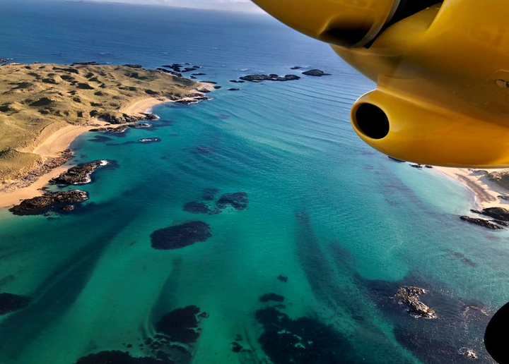 Scottish_Banner's tweet photo. Nice day for #flying above the #IsleOfColl. Did you know #Coll has some of the longest sunshine hours recorded in the UK?
π·Derek Pake
#InnerHebrides #Scotland #LoveScotland #ScottishBanner #ScotlandIsCalling #Alba #TheBanner #BeautifulScotland #ScottishIsland #VisitScotland https://t.co/BY4bIlO8JC