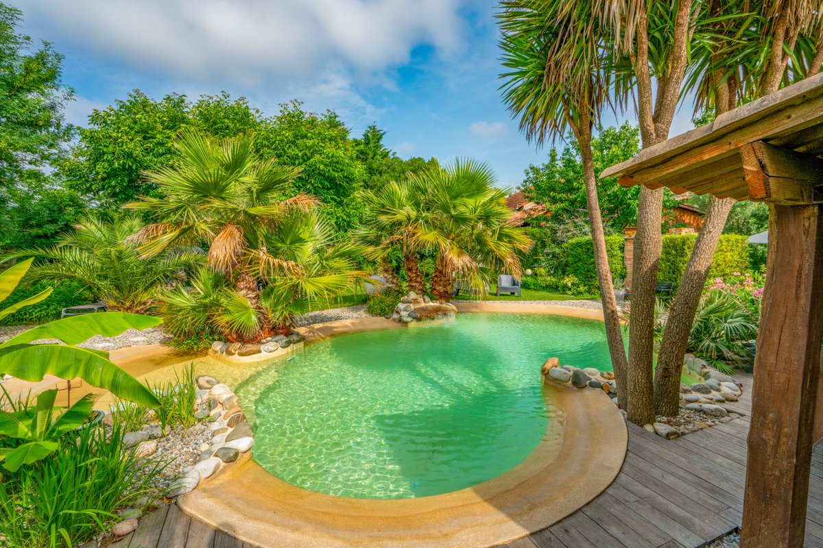 Le saviez-vous ? 
En 25 ans, la consommation d'énergie des systèmes de filtration de vos piscines a été divisée par 4 ! 😮

Pour en savoir plus, notre guide pour une utilisation raisonnée de votre piscine est disponible juste ici : 
propiscines.fr/je-suis-un-par…