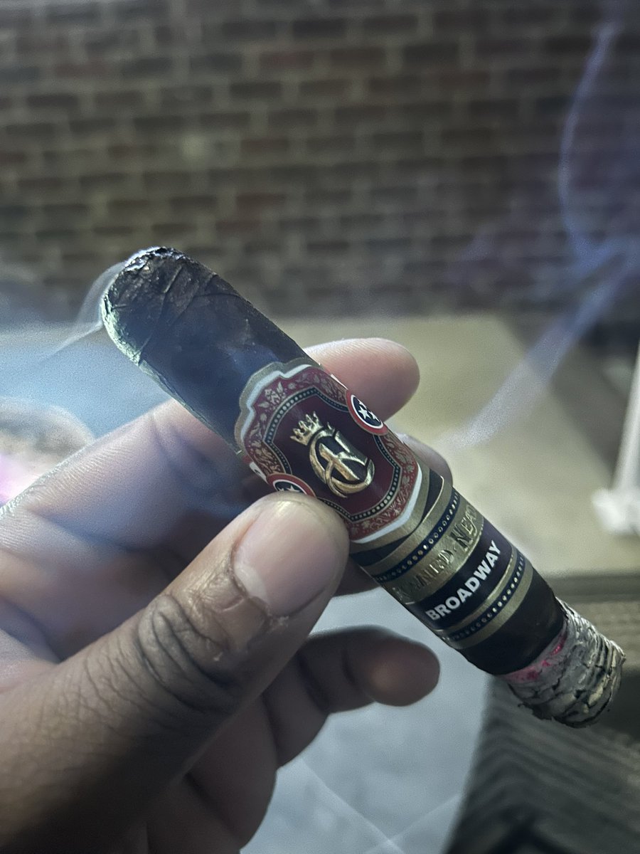 CoachCoreyD's tweet image. Absolute treat right here by @TheCrownedHeads. The branding that was done on this band is A-1!
Absolute GEM!!!🍂🔥💨