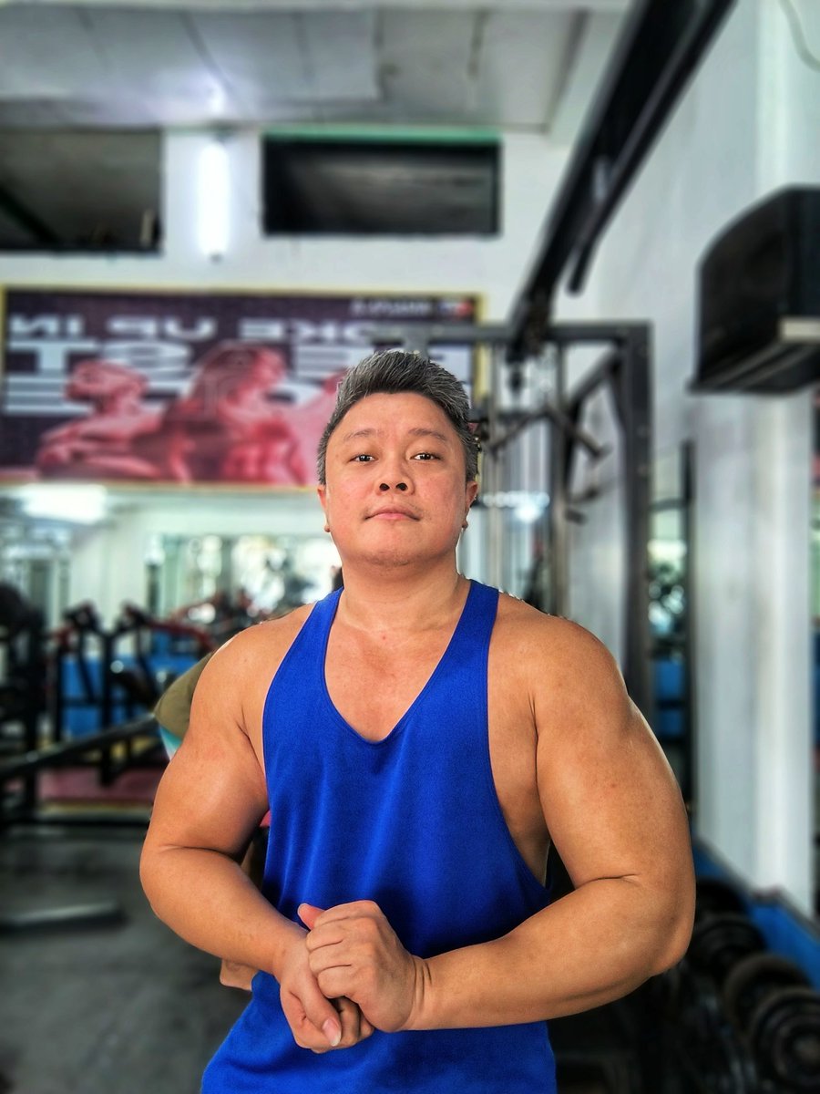 HomunculusZero1's tweet image. ...post workout photos 😁💪🏻💪🏻💪🏻...