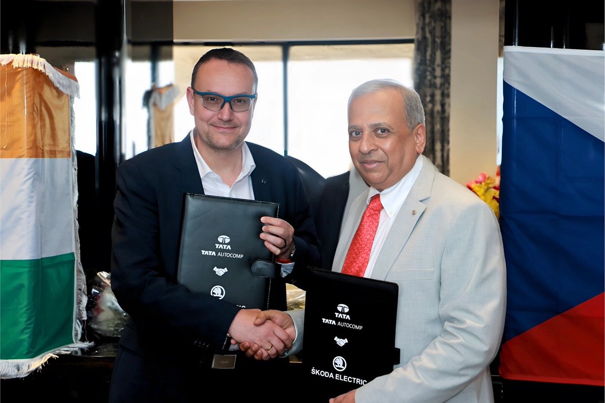 ACImagazine's tweet image. TATA AutoComp and Škoda Group announce a joint venture to manufacture railway propulsion systems and components. The strategic partnership supports India’s growing railway and mobility markets.
#TATAAutoComp #ŠkodaGroup #RailwayIndia #MobilityMarket #MakeInIndia #JointVenture