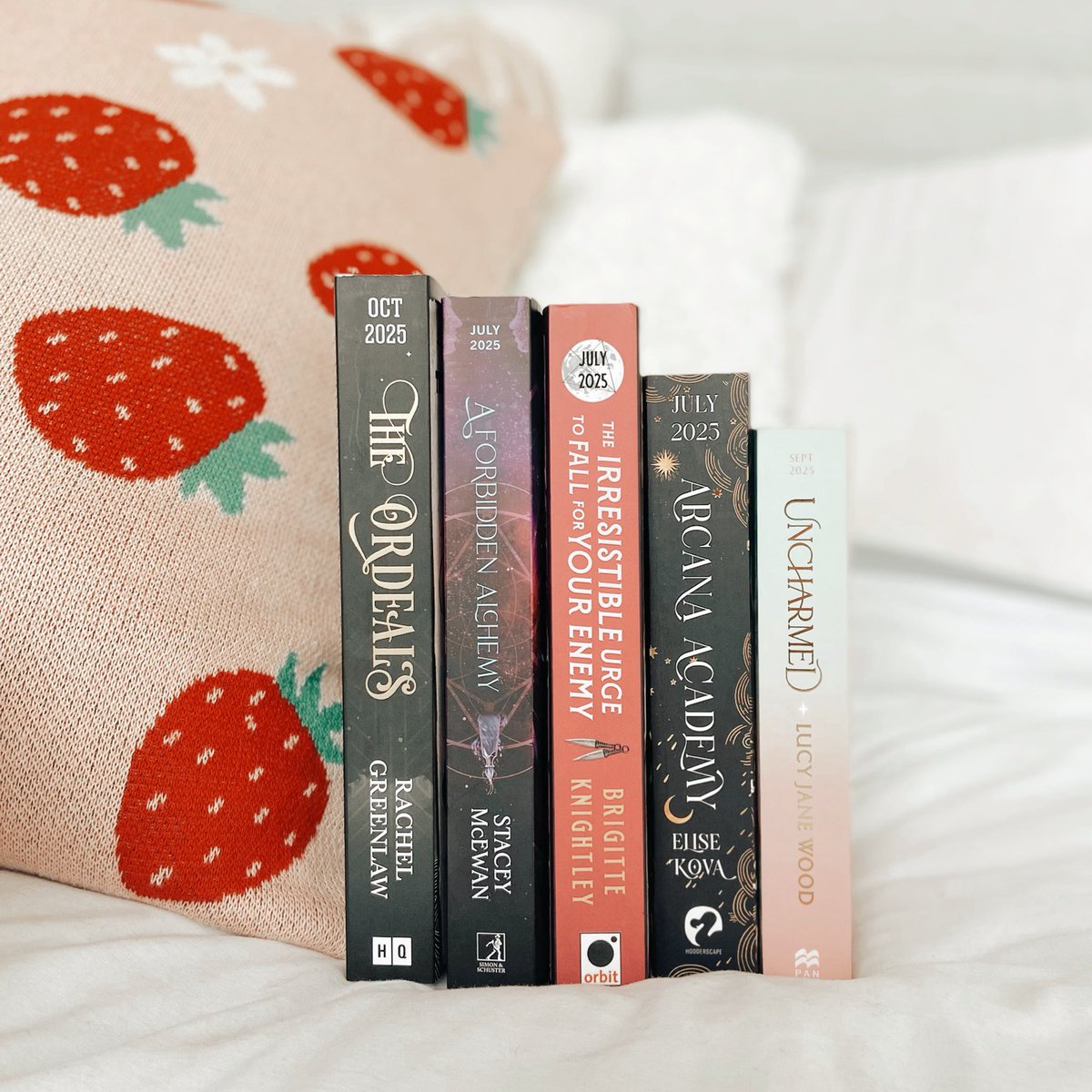 Cannot wait to read these 💞😍 <a href="/hodderscape/">Hodderscape</a> <a href="/HQstories/">HQ Stories</a> <a href="/panmacmillan/">Pan Macmillan</a> 👀🤍