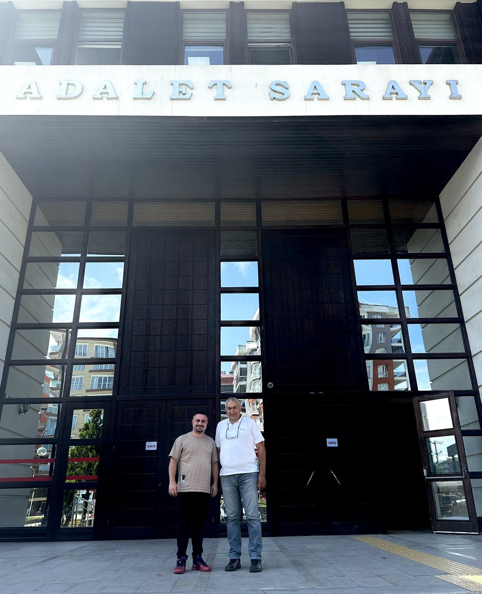 “Devleti aşağılama suçu” iddiasıyla çağrıldığım Pazar Adliyesi’nde, Avukatımız Eray Güven ile savcılığa ifademizi verdik.

Bu devlet, bu memleket bizim. Hepimizin.
Sadece birilerinin olmasın diye mücadele etmeye devam edeceğiz.