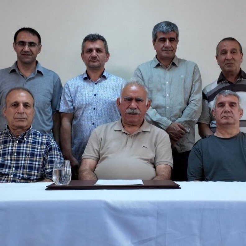 Ekrem İmamoğlu’nun fotoğrafı YASAK.

Teröristbaşı Abdullah Öcalan’ın video yayınlaması SERBEST.