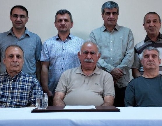 Mao değil Alparslan.Moskova değil Türkistan.
APO PİÇTİR PİÇ kalacak!!!Türkiye Türktür Türk kalacak!
Hükümetlerin elinden kurtulsan da Yüce Türk Devleti'nin elinden kurtulamayacaksın.Seni zamanında sırf kahraman ilan edilmemen için asmadı Türk Devleti
(şimdilik) Abdullah Öcalan