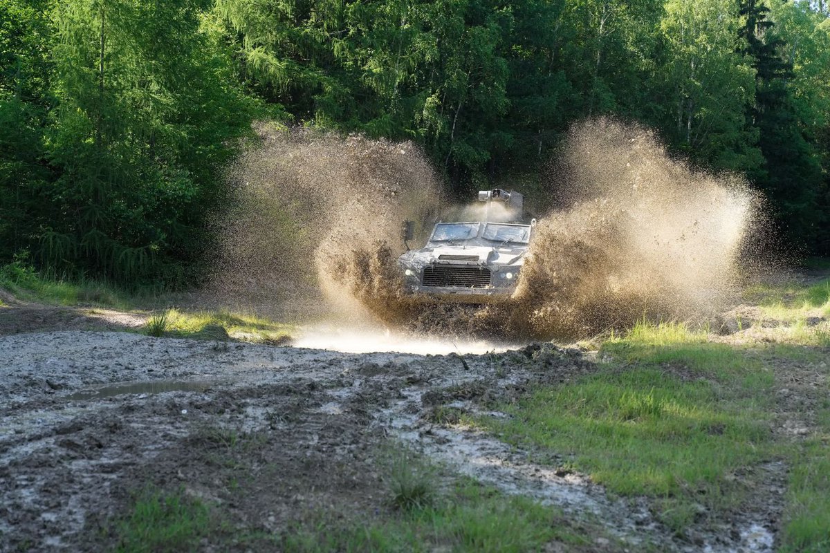 🇨🇿#Czechia: STV GOLEM 4x4 MRAP with CANiK Trakon Lite RCWS at Bahna 2025. 

STV Golem 4x4 is a licensed South African Paramount Group Mbombe 4x4, which <a href="/stv_group/">STV GROUP</a> plans to produce at its plants in Czechia and Slovakia. In addition to the Mbombe 4x4, they want to offer the Mbombe