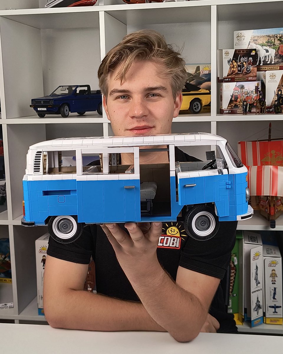 COBI_Bricks's tweet image. 🚐 Volkswagen T2b BUS – an impressive collector’s model now available! 🚐
🔗 Buy now ➡ cobibricks.com/product/volksw…

The COBI-24362 set, created under an official Volkswagen license, is a must-have for all fans of classic vehicles! This large 1:12 scale model is built from an…