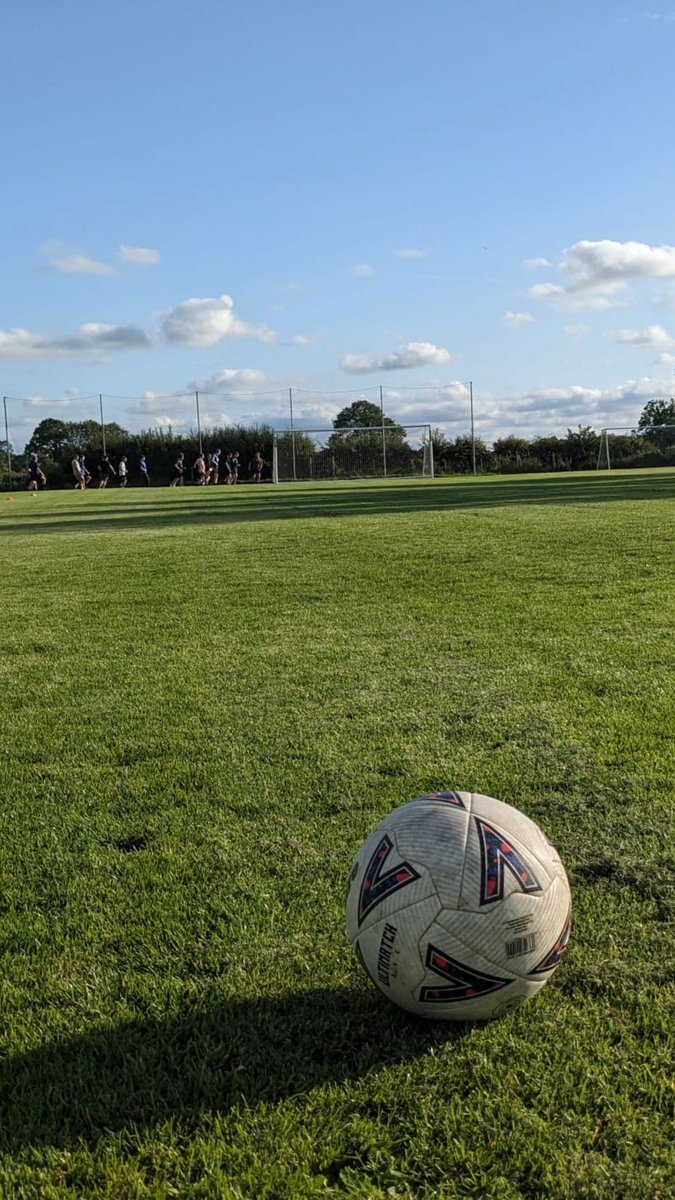 One final season of FC Bartle.

First pre season session done 💪🏻