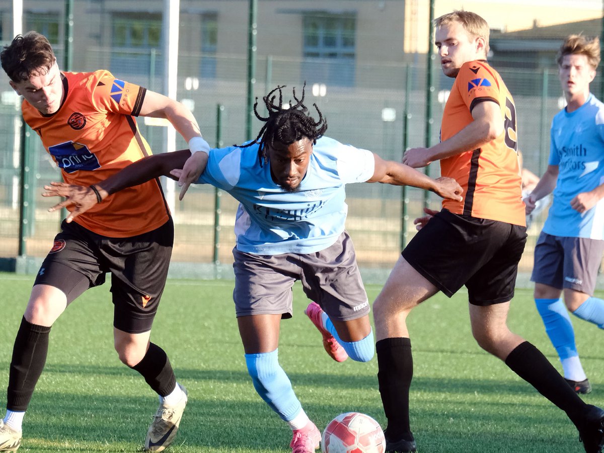 Andrew B (@andrewbatt5) on Twitter photo My photos from last nightโs pre-season friendly between <a href="/WoodleyUtdFC/">Woodley United FC</a> and <a href="/WokinghamTownFC/">Wokingham Town FC</a> are online now at: flickr.com/photos/contentโฆ. <a href="/WokinghamSport/">Sport.Today</a> <a href="/fiberkshire/">Football in Berkshire</a> <a href="/NonLeagueHQ1/">NonLeagueHQ</a> <a href="/NonLeagueCrowd/">Non League Crowds</a> <a href="/NonLeaguePaper/">The Non-League Paper</a> My photos from last nightโs pre-season friendly between <a href="/WoodleyUtdFC/">Woodley United FC</a> and <a href="/WokinghamTownFC/">Wokingham Town FC</a> are online now at: flickr.com/photos/contentโฆ. <a href="/WokinghamSport/">Sport.Today</a> <a href="/fiberkshire/">Football in Berkshire</a> <a href="/NonLeagueHQ1/">NonLeagueHQ</a> <a href="/NonLeagueCrowd/">Non League Crowds</a> <a href="/NonLeaguePaper/">The Non-League Paper</a>