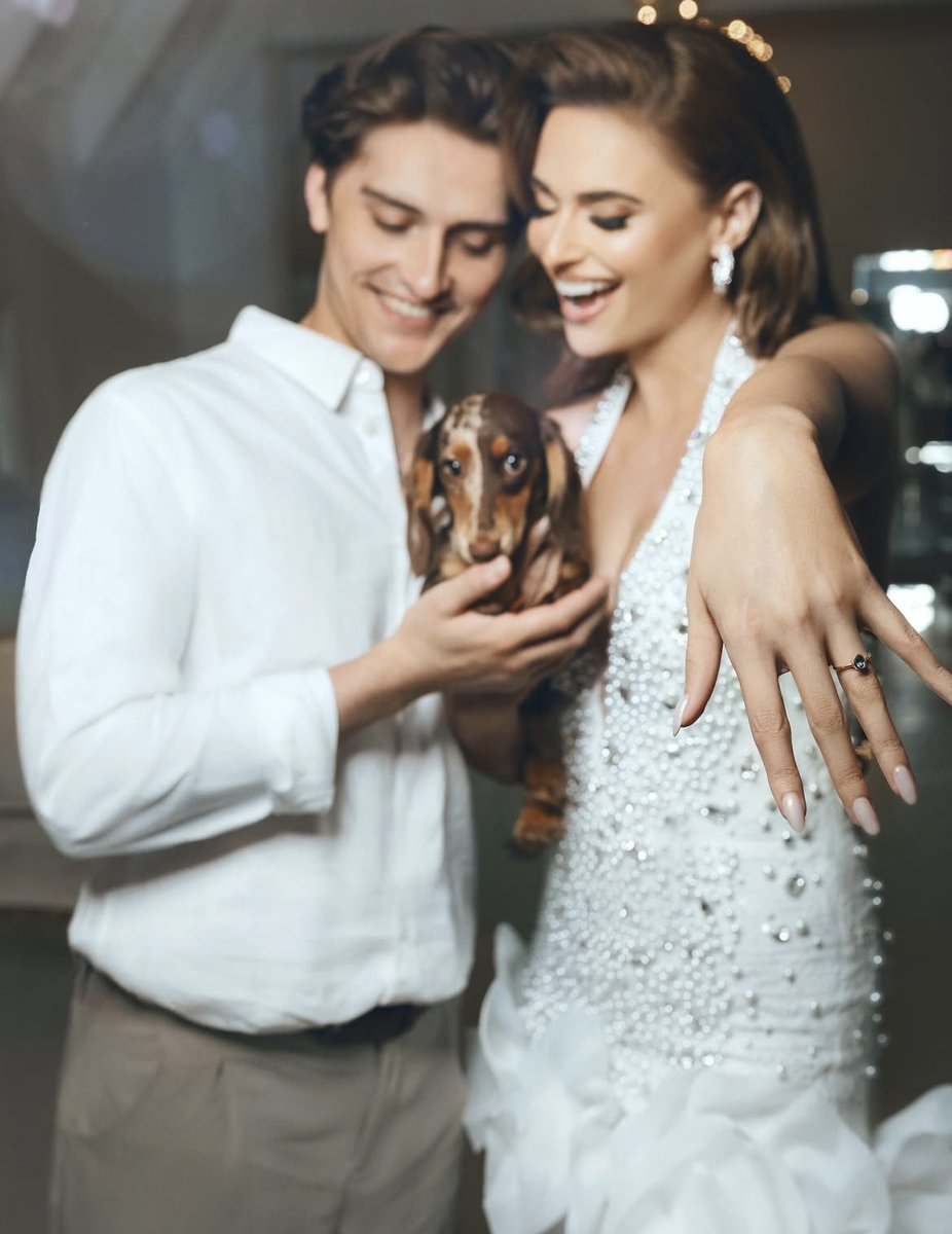 Previdar's tweet image. Reigning Miss South Africa @MiaLeRoux20 has said yes to forever with her long-time love, Luke ten Oever 💍✨

After privately enjoying their little bubble of joy, the couple is now sharing their engagement with the world, and her heartfelt message (plus that gorgeous green stone…