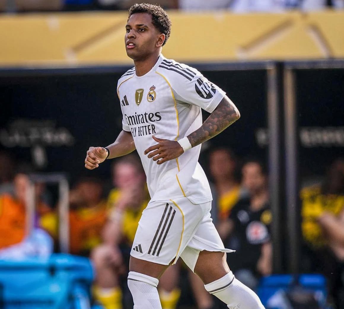 🚨 EXCLUSIVE: If Luis #Díaz 🇨🇴 joins Barcelona, #Liverpool 🔴 are considering a sensational move for #Rodrygo 🇧🇷 from Real #Madrid ⚪️.

The Brazilian is highly admired by the club — still early stages, but he’s on the Reds’ radar as a top replacement. One to watch closely. 👀🔥