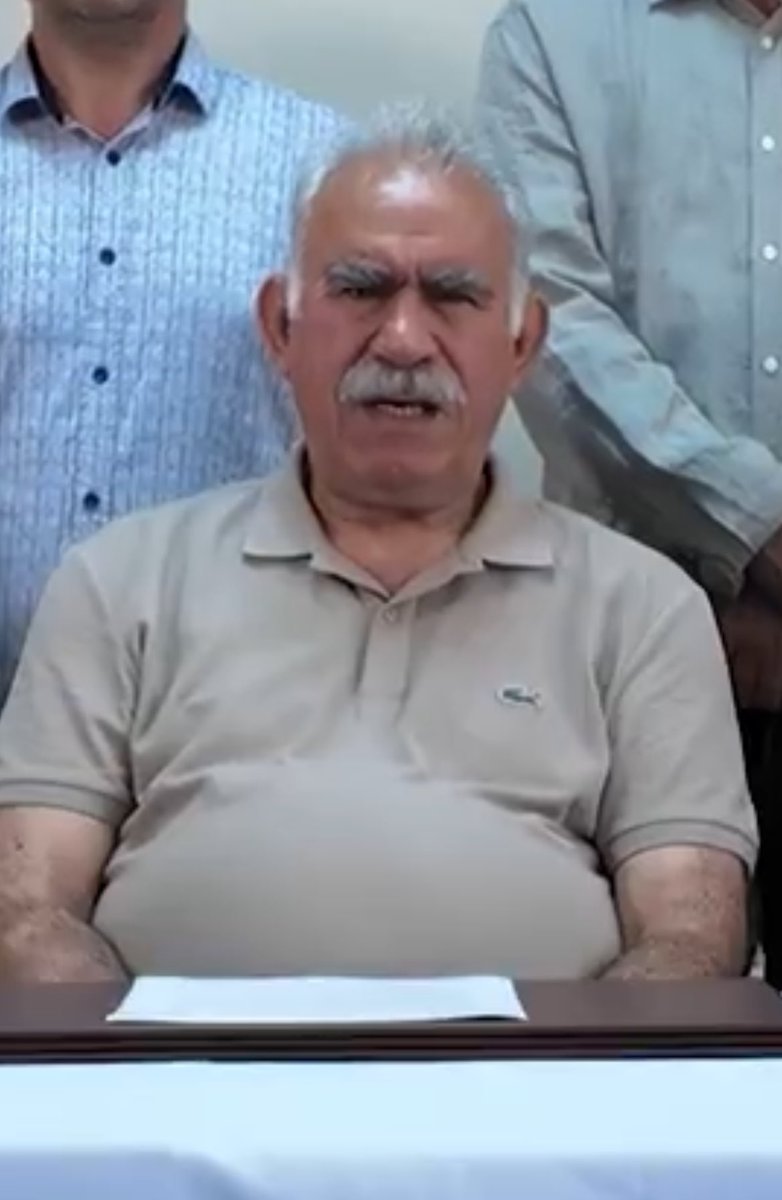 ekrem başkan birkaç ayda 8 kilo verirken teröristbaşı göbek yapacak kadar çok yiyebiliyor inanılmaz