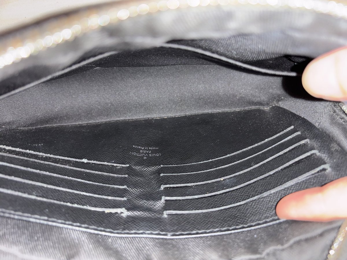 youniee1206's tweet image. Hi, aku mau jual clutch LV original, hadiah dari kantorku.

Lokasi cipondoh, bisa ketemuan di tangcity / bsd / dan sekitarnya buat cek fisik ya.
089673907221

13jt, Bisa nego tipis 

#prelovedbranded #prelovedbag #prelovedLV