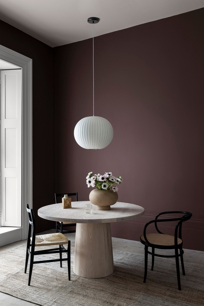 paint_library's tweet image. Historically associated with wealth and opulence, purple shades have an unrivalled ability to infuse an atmosphere of luxury, depth and tranquillity.

1. Plum Brandy
2. Grenache, Lady Char&apos;s Lilac
3. Purple Azurite, Plimsoll
4. Copper Beech