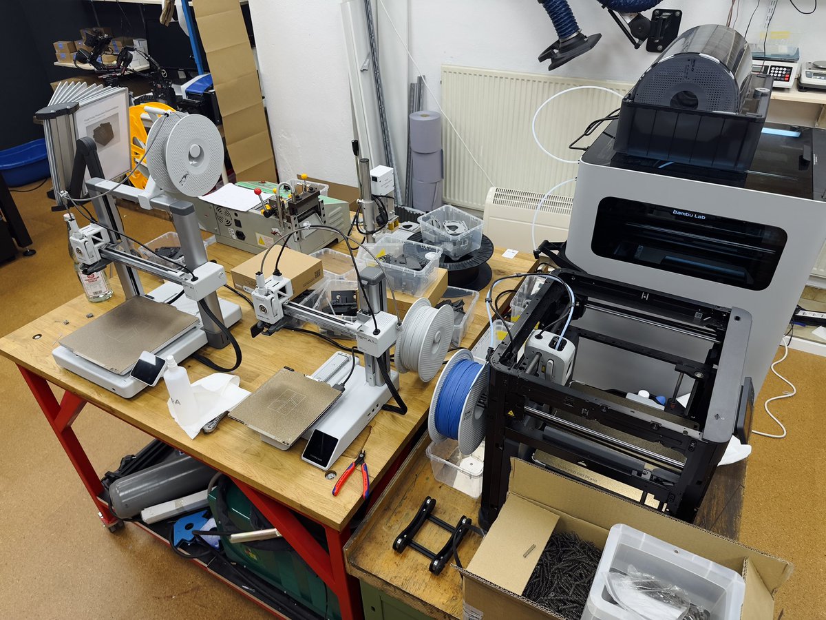 robin7331's tweet image. I‘m living the absolute dream with this workshop. I get very happy every single day I come in here for work. 🤩