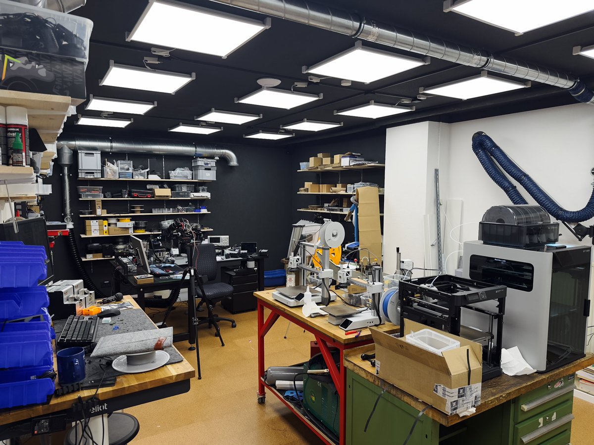 robin7331's tweet image. I‘m living the absolute dream with this workshop. I get very happy every single day I come in here for work. 🤩
