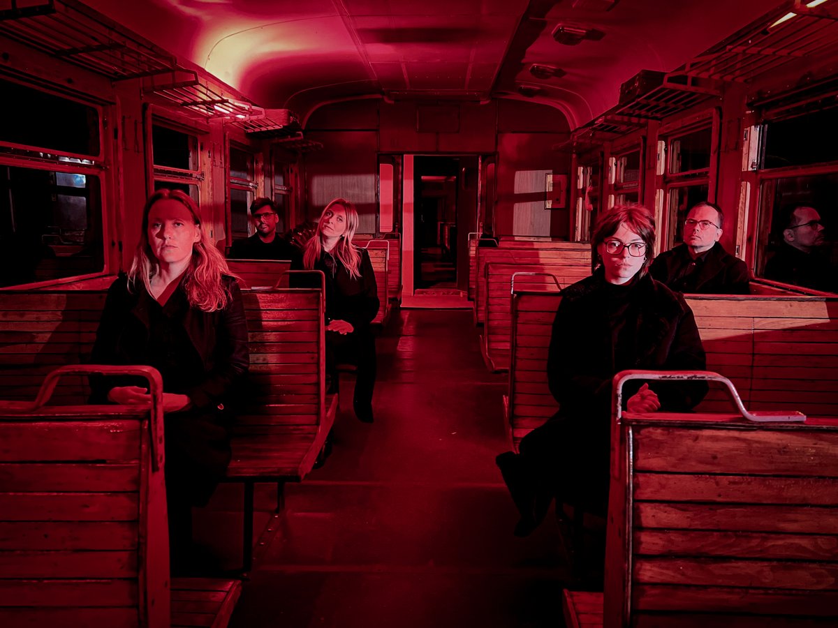 "Stūrī Zēvele" publicē singlu un video "Prom" – noslēdzošo vēstnesi no rudenī gaidāmā albuma "arLabunakti" muzikas-video.lv/jaunumi/1647