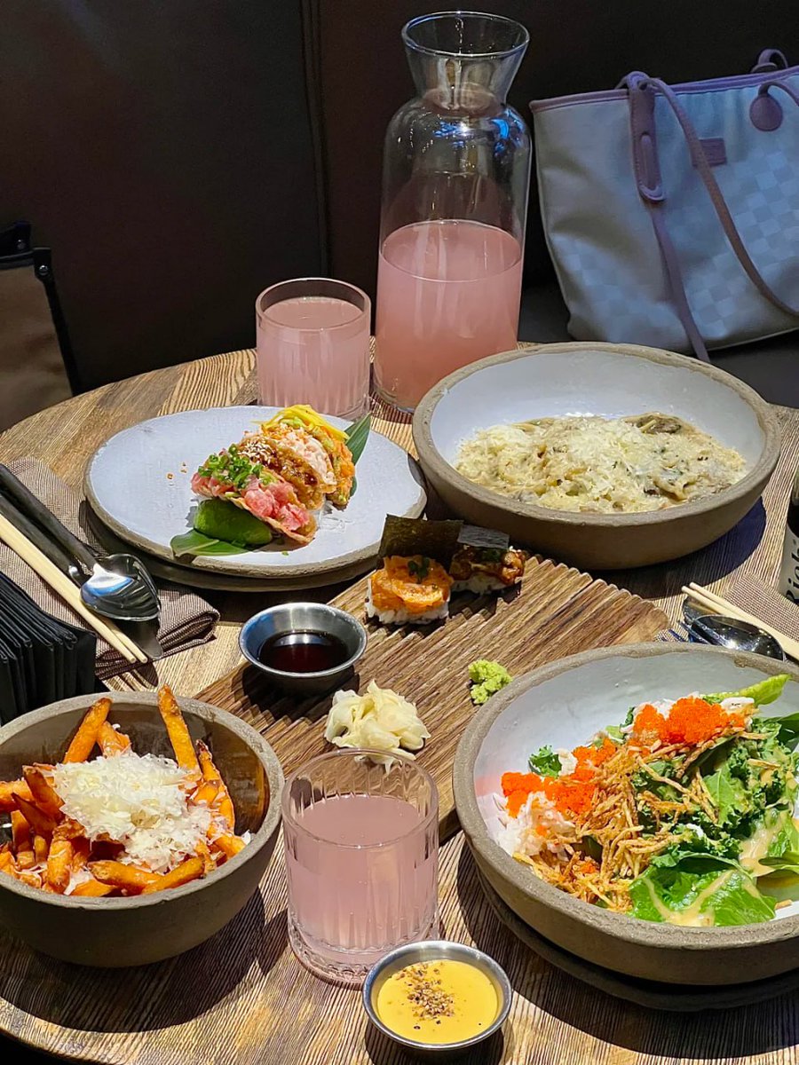 MiloudInes's tweet image. Main course energy. No crumbs left.