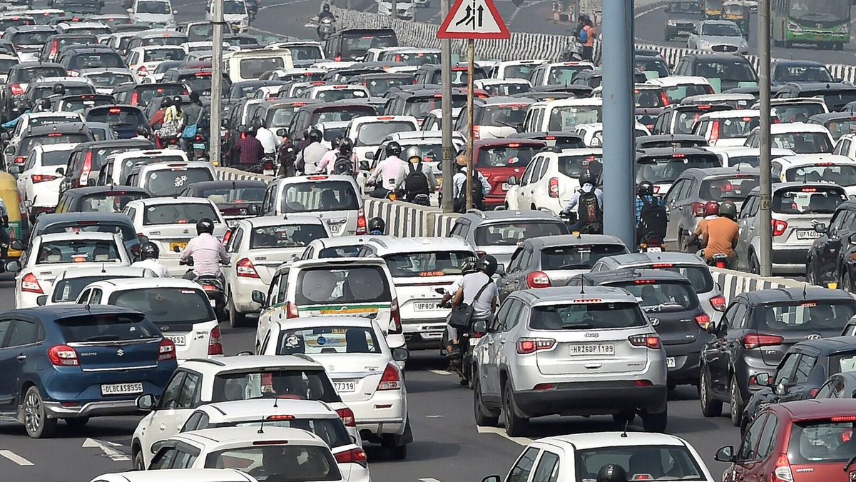 rajputgharana's tweet image. 10 और 15 साल पुराने वाहनों पर ईंधन की रोक आम लोगों की जेब पर सीधा हमला है। हर कोई नई गाड़ी खरीदने में सक्षम नहीं है। नीति बनाओ, सजा मत दो! #VehicleBan #CommonManIssues