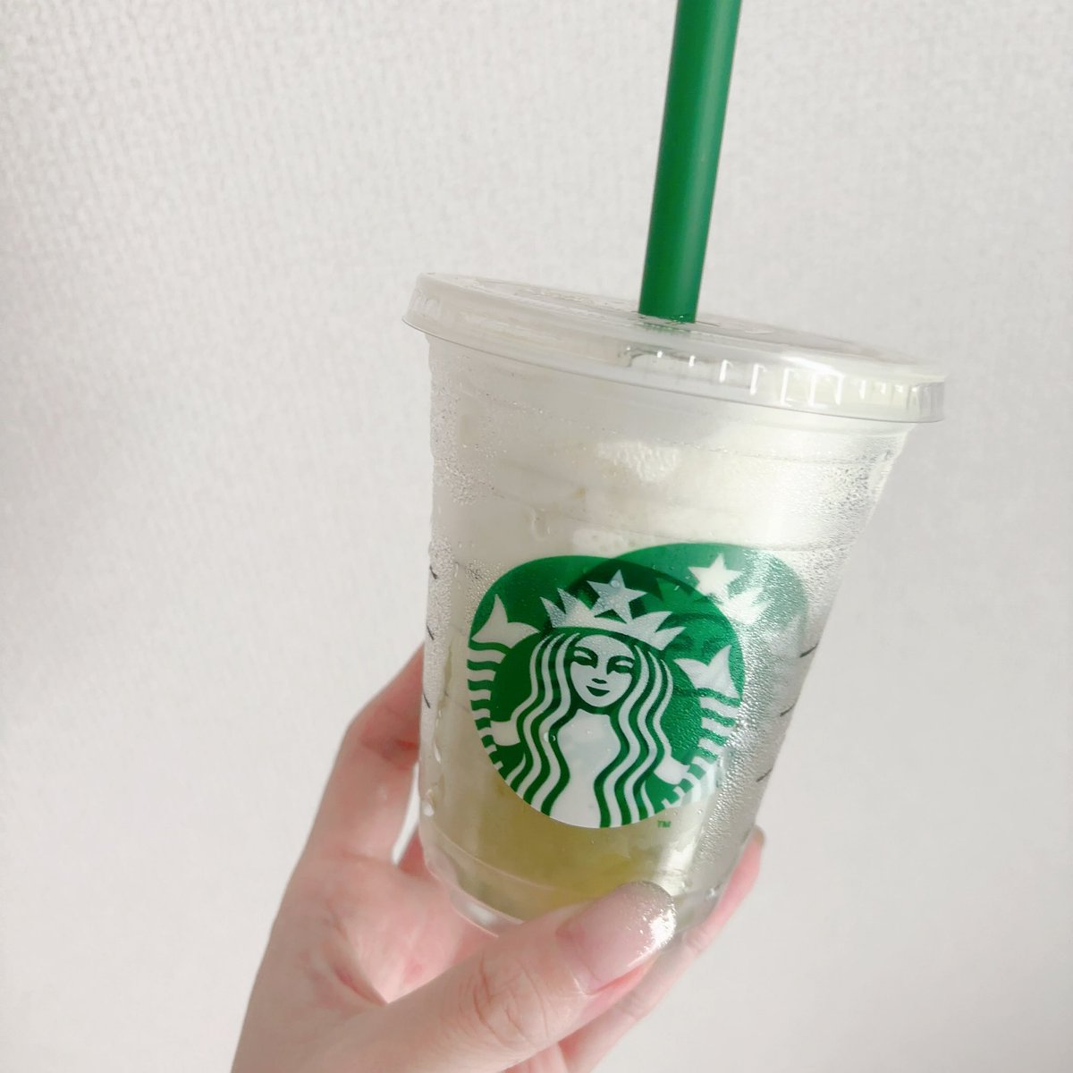 whele_u3u's tweet image. 例によって仕事仕事仕事の毎日なので直接店舗にはいけませんが😢
昼の仕事終わって、夜の仕事行く前にUberで今日からの新作頼みました🥳
