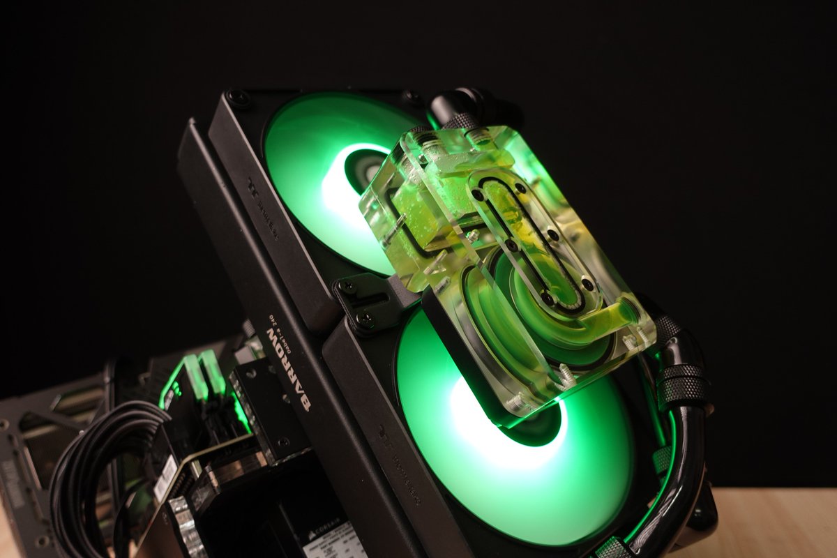 geeekstore's tweet image. Bernardo Mod Chop did it again.
He turned the Rhino S into a stunning build and made us fall in love with our own case all over again.
That’s why we always look forward to his work.
#geeekstore #rhinos #miniitx