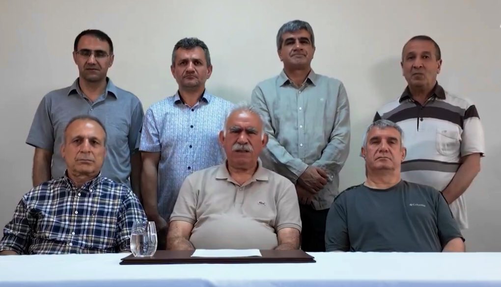 Bir gün Türkiye 12 evladını toprağa verip ertesi gün teröristbaşının videosunu izleyecek deselerdi, o gün için kıyamet günü derdim.