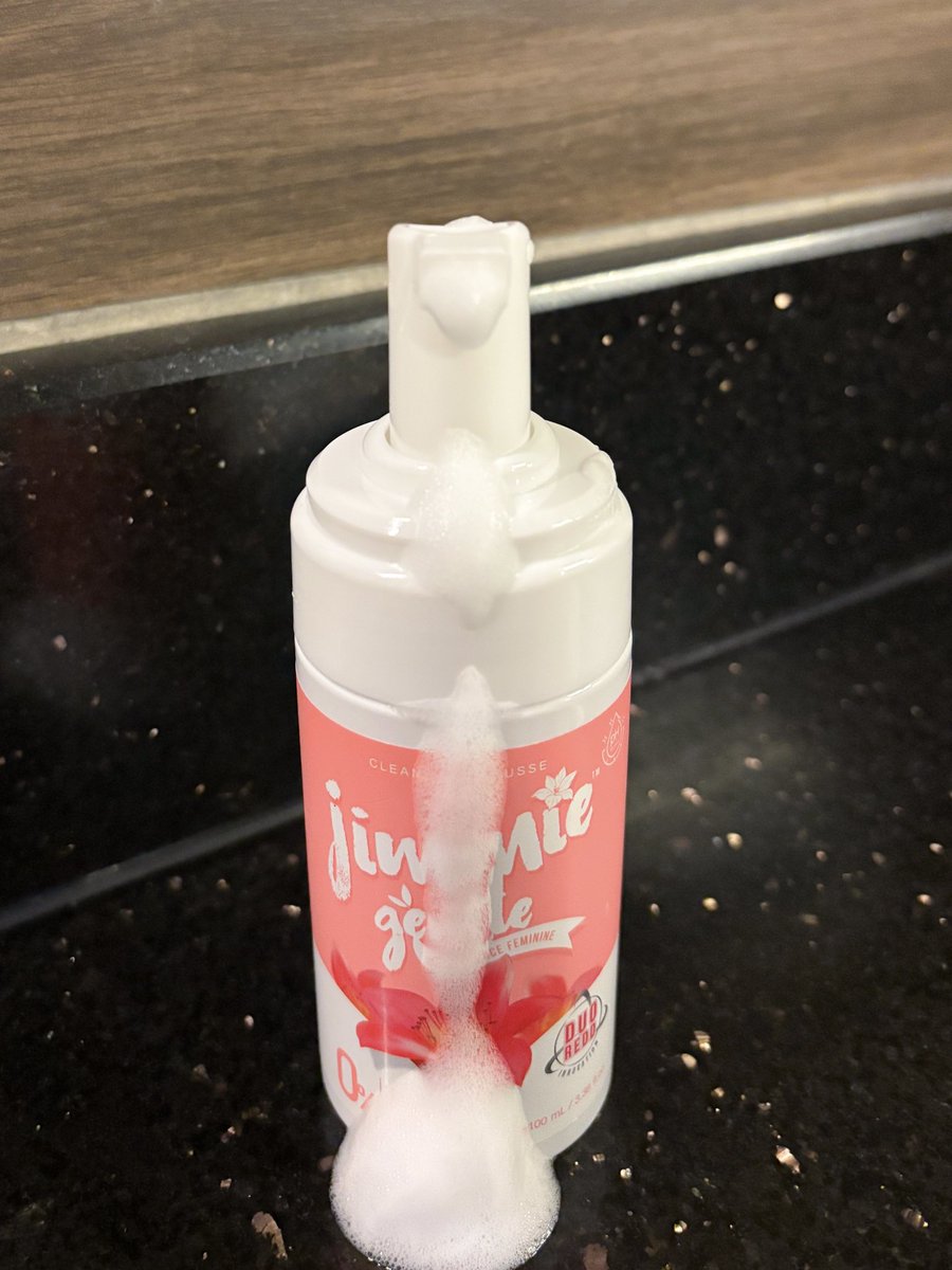 จิมมี่ นี่มีติดบ้านเพราะว่าตัวนี้ใช้ดีมาก คือใช้ไปแล้วไม่มีกลิ่นน้องสาว น้องสาวขาวใสขึ้นเยอะ คือดีจริงนะชอบ 

#JimmieGentle #ครูแจ๋มสอนความรัก #โฟมล้างจุดซ่อนเร้น #ของมันต้องมี #ใส่ใจจุดซ่อนเร้น #คันตกขาว