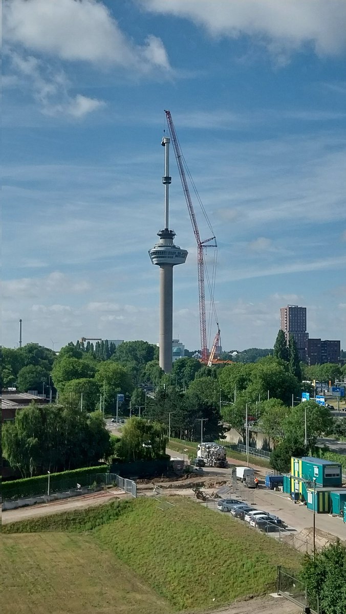 Wordt ie hoger of lager🤔
#euromast #rotterdam