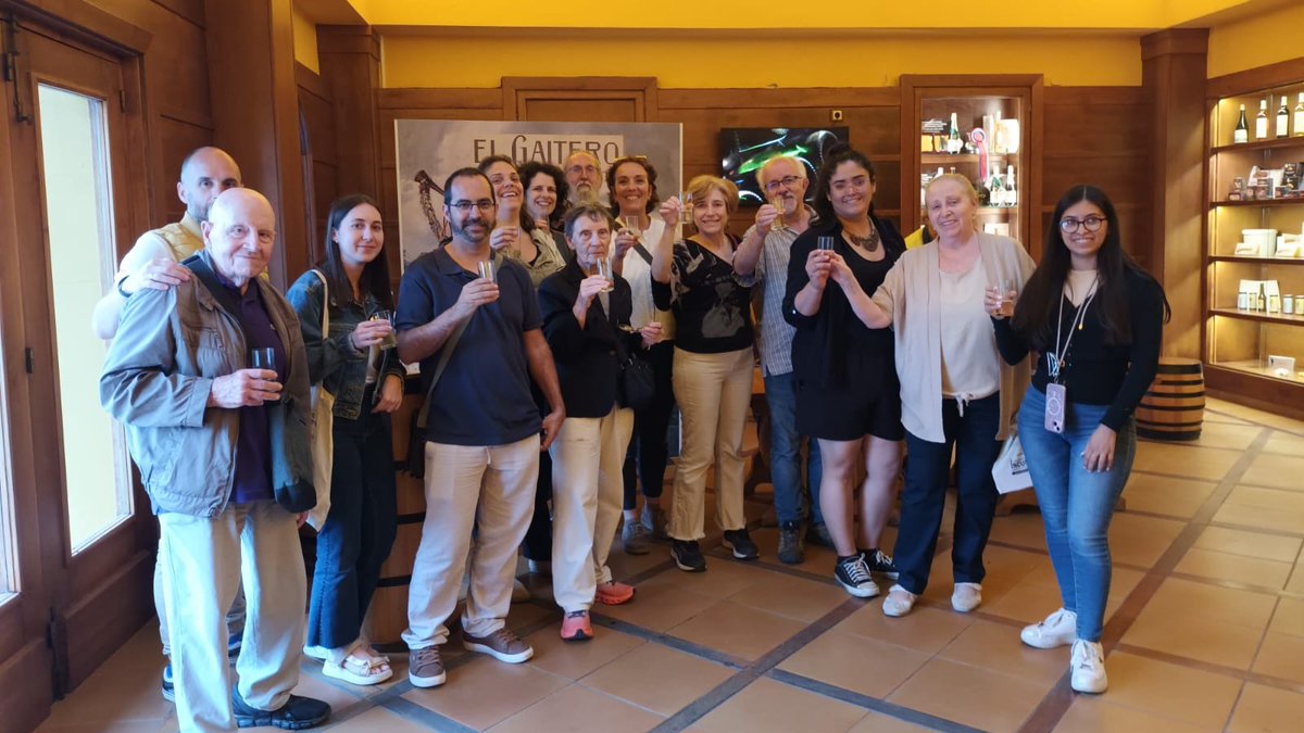 #incunaysehcyt2025 | Itinerario por el patrimonio industrial, cultural y natural para cerrar las Jornadas #INCUNA2025 y Congreso <a href="/sehcyt/">SEHCYT</a>
MUJA y huellas fósiles
Casco histórico de Villaviciosa
Comida tradicional en un llagar
Visita a El Gaitero
“Un día perfecto. ¡Volveremos!”
