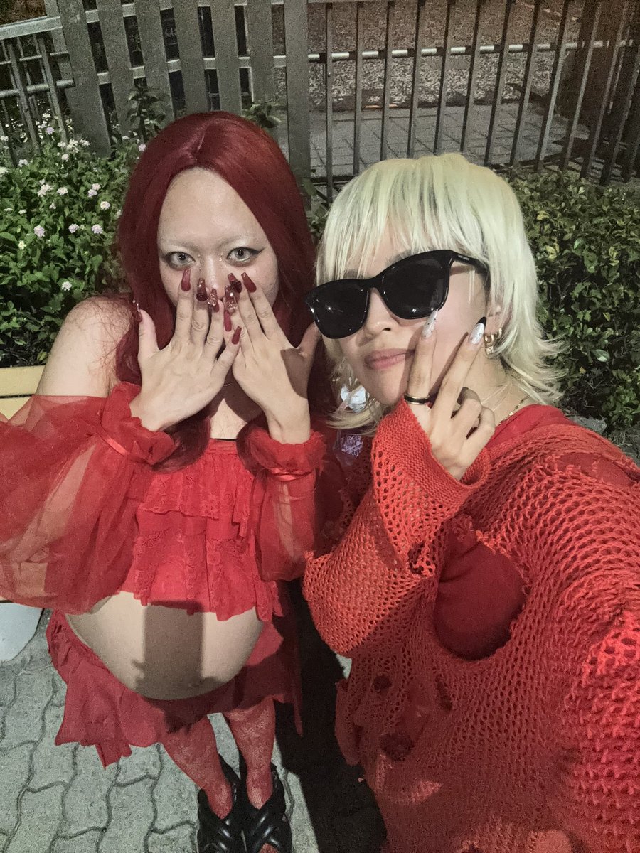 no1_nk's tweet photo. 当分Live行かれへんって思ったから、最初で最後のド派手で行った💎
Live中にちゃんみなから『おめでとう！』って言ってもらえた😭
色んな方が出産頑張って！っ��言ってくださって暖かった😭❤️‍🔥
声かけてくださった方ありがとうございました😭
パワー貰いまくったので来月頑張ります！
#AOD3
#ちゃんみな https://t.co/A06RaokTK3