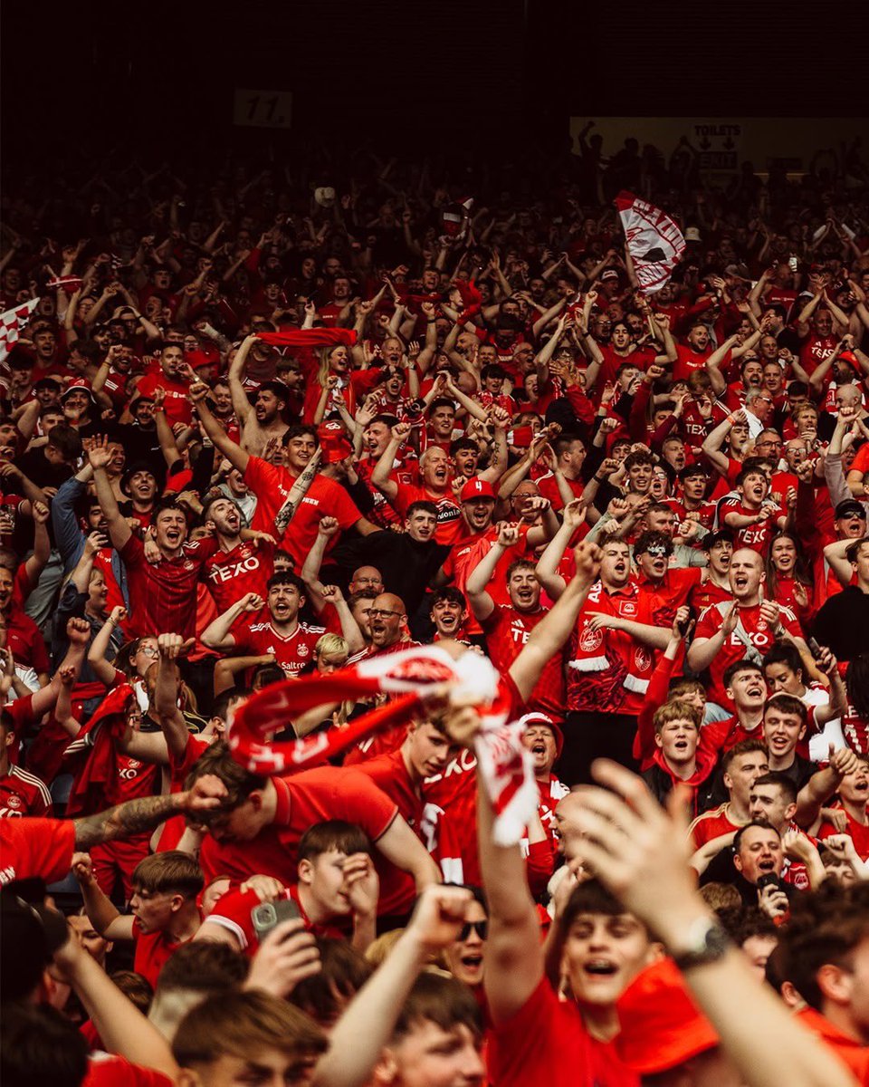 Look at these photos. Just glorious passion for our amazing football club. ❤️