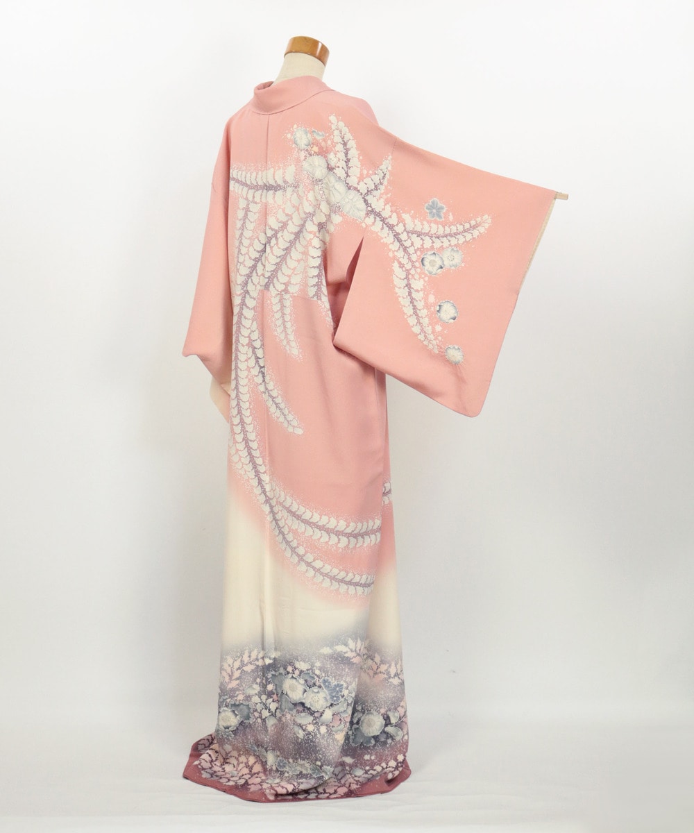 開いた状態→羽織った状態

訪問着(リユース)｜HITOIKI
hitoiki-online.shop/view/item/0000…