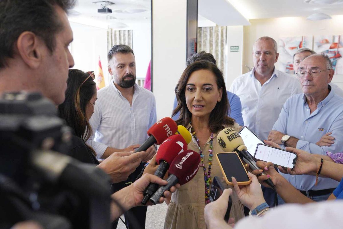 UPLeones's tweet image. Este martes UPL celebró en #Ponferrada su primer Consejo General tras la elección de nuevos cargos en el Congreso.

🗣 &quot;El #Bierzo es esencial para el proyecto político de UPL, que trabaja para lograr inversiones reales para El Bierzo y no palabras vacías&quot;. Alicia Gallego, UPL.