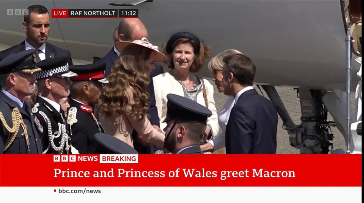 Hélène Duchêne (@ambduchene) on Twitter photo With <a href="/EmmanuelMacron/">Emmanuel Macron</a> on this 1st day of the State Visit.
From the ceremonial welcome at Windsor Castle, to the address at the Palace of Westminster, the visit to Westminster Abbey and tributes to Churchill and General de Gaulle — an important moment for our two nations 🇫🇷🇬🇧 With <a href="/EmmanuelMacron/">Emmanuel Macron</a> on this 1st day of the State Visit.
From the ceremonial welcome at Windsor Castle, to the address at the Palace of Westminster, the visit to Westminster Abbey and tributes to Churchill and General de Gaulle — an important moment for our two nations 🇫🇷🇬🇧