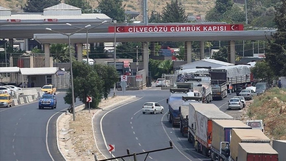 Suriye, Türk vatandaşlarına vize uygulaması başlattı.

🔺Tek girişli 1 aylık vize: 50 dolar