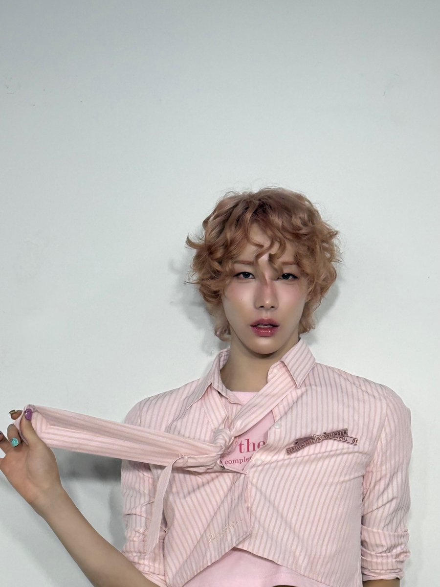 XLOV_official's tweet photo. [📸]

250708 팬사인회

💗💝💘💖🩷 #RUI 

#XLOV #엑스러브 #루이 
#XLOV_1andOnly  #1andOnly 
#XLOV_IONE #IONE https://t.co/2chAB0CN2B