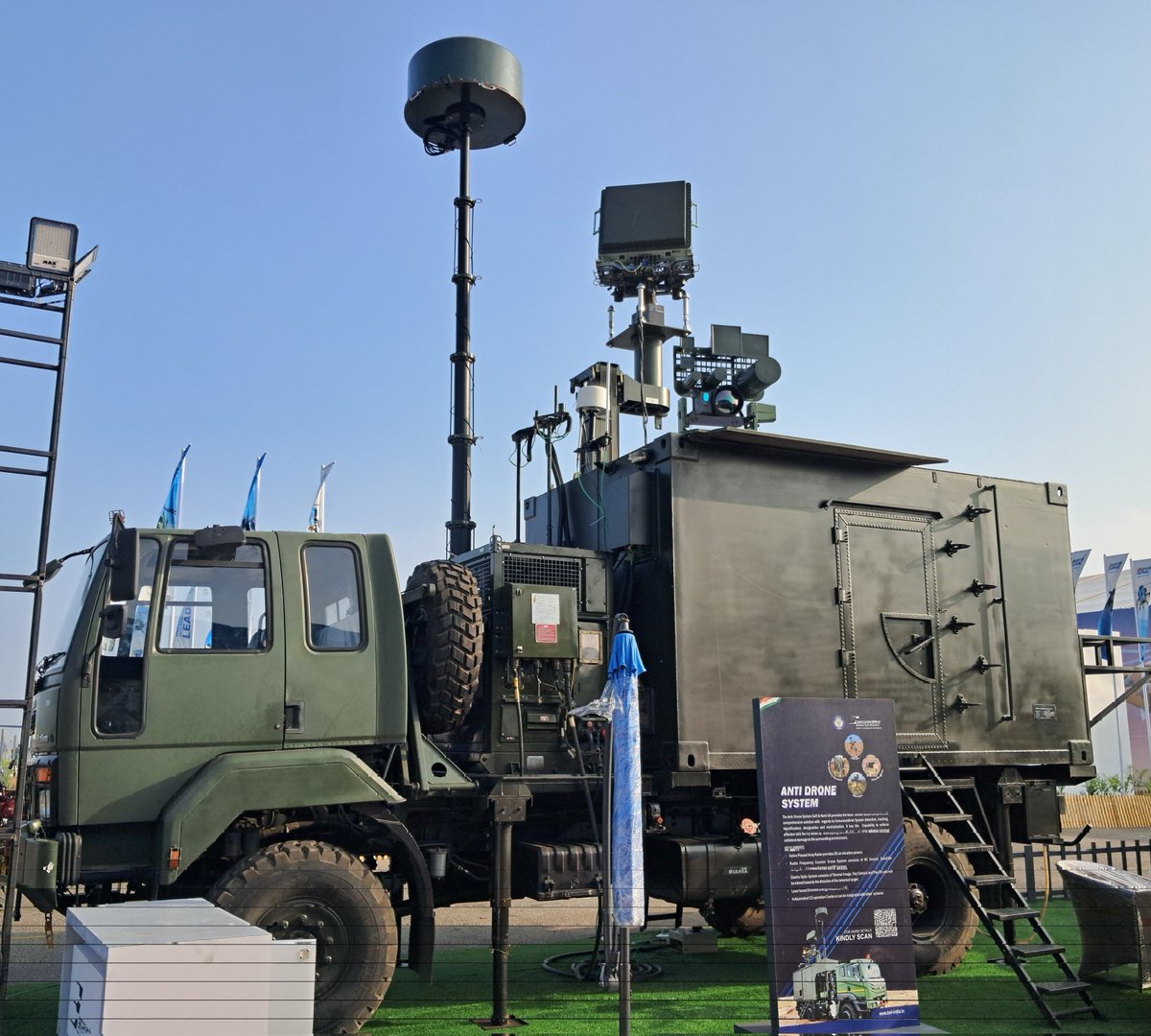 So the Democratic Republic of Congo 🇨🇩 (DRC) FARDC has awarded a contract to BEL to deliver D4 CUAS system to counter the Chimera 7 Pro V2 mini drones used by the M23 rebel group:congovirtuelinfo.com/les-fardc-ont-… via <a href="/congotask/">stg task 🇨🇩🐆 Remontada</a>