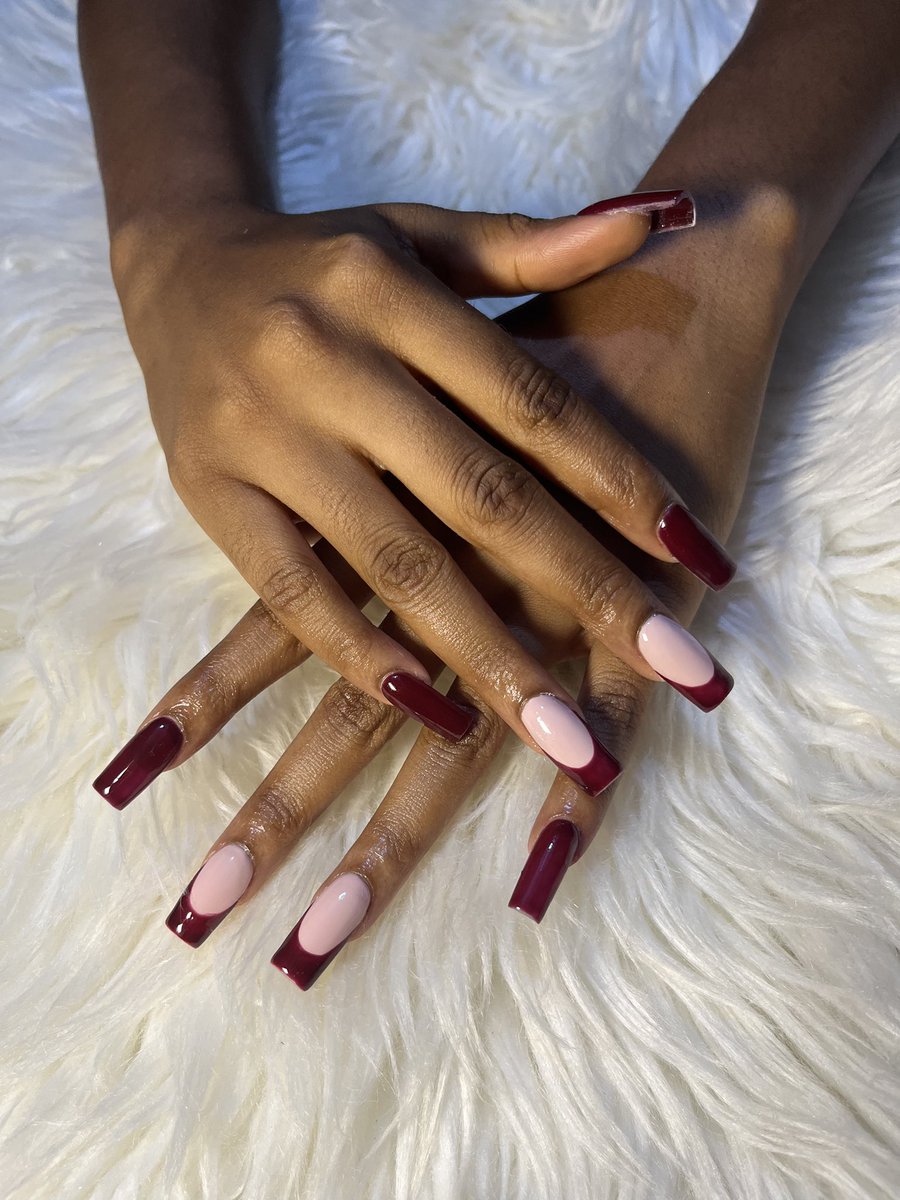 between_coats's tweet image. Burgundy nails always eattt cos what is this beauty?😍
Send a dm to book your appointment 💅
Location: Yaba, Lagos
Home service available