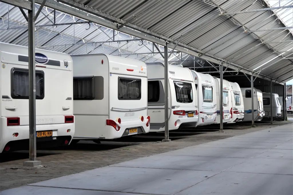 KampeerMagazine's tweet image. Vonk Caravanstalling wordt al 25 jaar gerund door de familie Van Heijningen en zijn personeel. Vonk Caravan en camperstalling #camperstalling #caravanstalling #stalling #kampeermagazine kampeermagazine.nl/vonk-caravan-e…