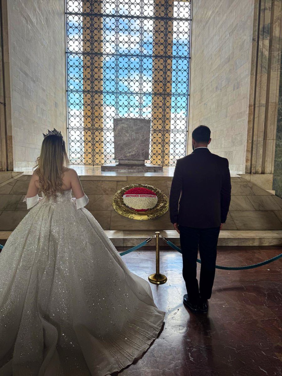 istbassavcisi's tweet photo. Gaziantep’te evlenen çift, ilk ziyaretlerini Anıtkabir’e yaptı. ♥️ https://t.co/9III6rtkkf