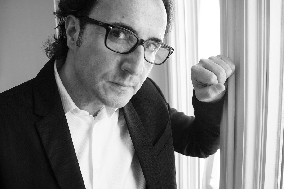 COMUNICAR
va mucho más de ESCUCHAR
que de hablar...

<a href="/Escamilla_David/">David Escamilla Imparato</a>